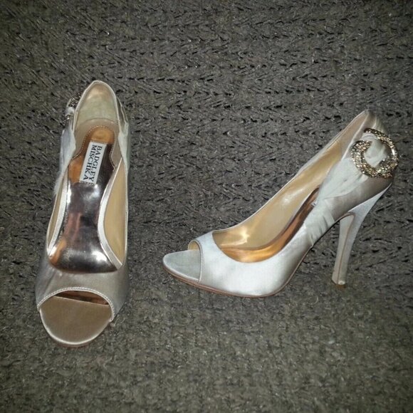 Badgley Mischka Shoes - BADGLEY MISCHKA-Blush Satin/Pleated Satin with Circular Jeweled Brooch-Size 8.5